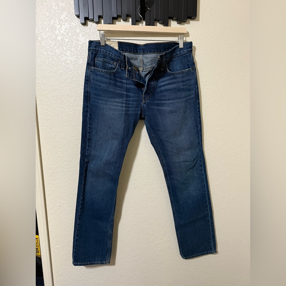 Men’s Hollister Straight leg Dark Blue Jeans 31 x 30.